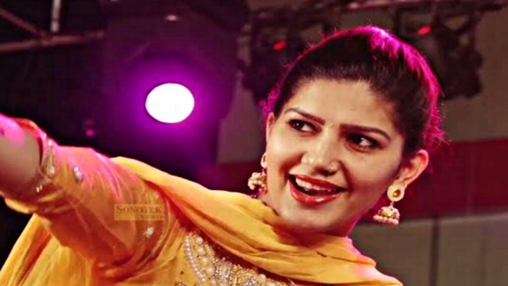 Sapna Chaudhary Sapna Choudhary Video: सपना चौधरी का Hot Dance, मटकाई ऐसी कमर लोग हुए घायल