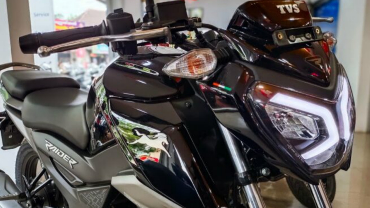 TVS Raider