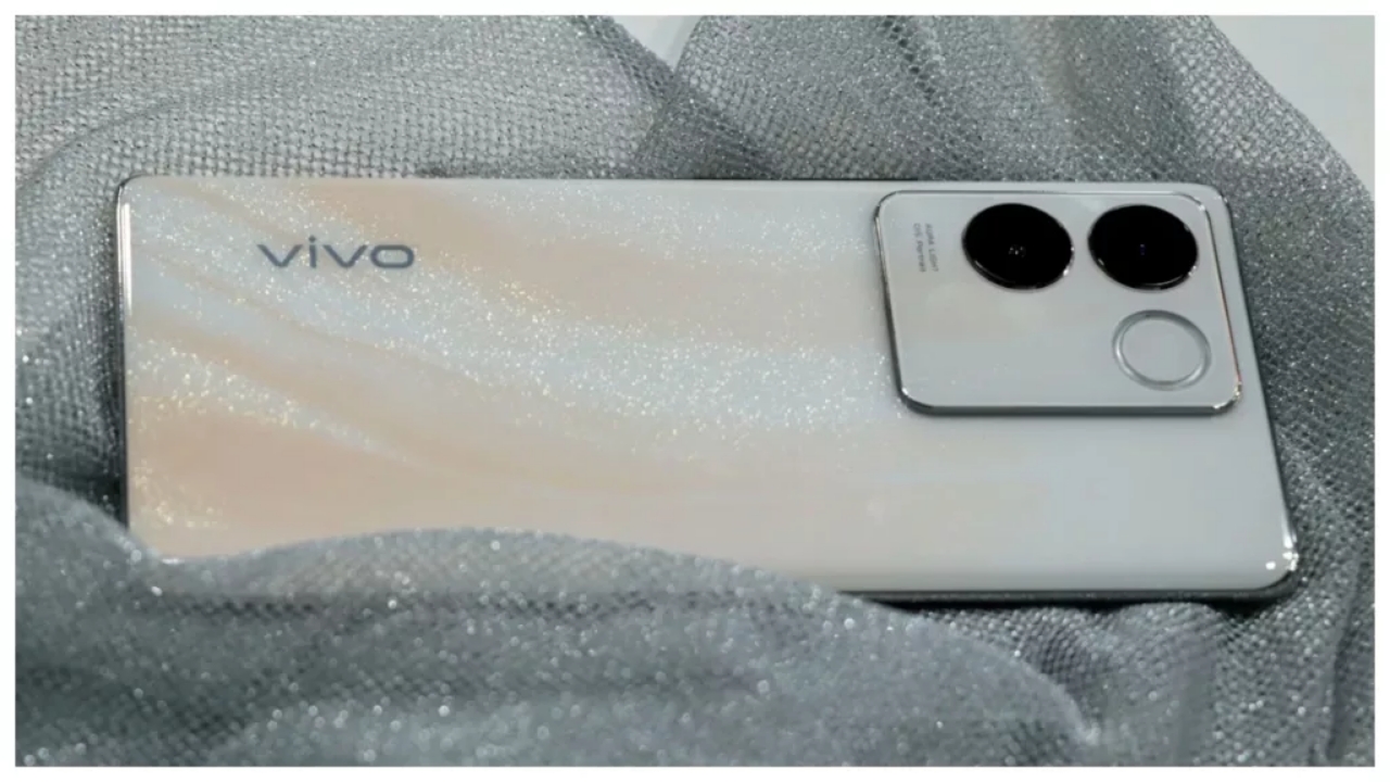 Picsart 23 11 03 00 41 21 058