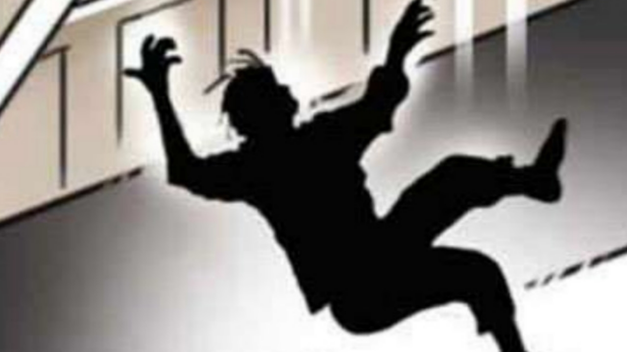 Picsart 24 02 20 20 36 20 403