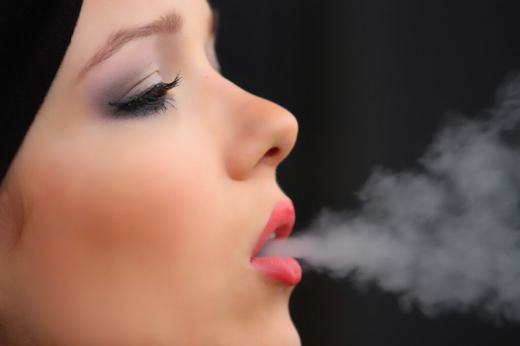 girl smoke cigarette gbedcb75ea 1280 girl-smoke-cigarette-gbedcb75ea_1280