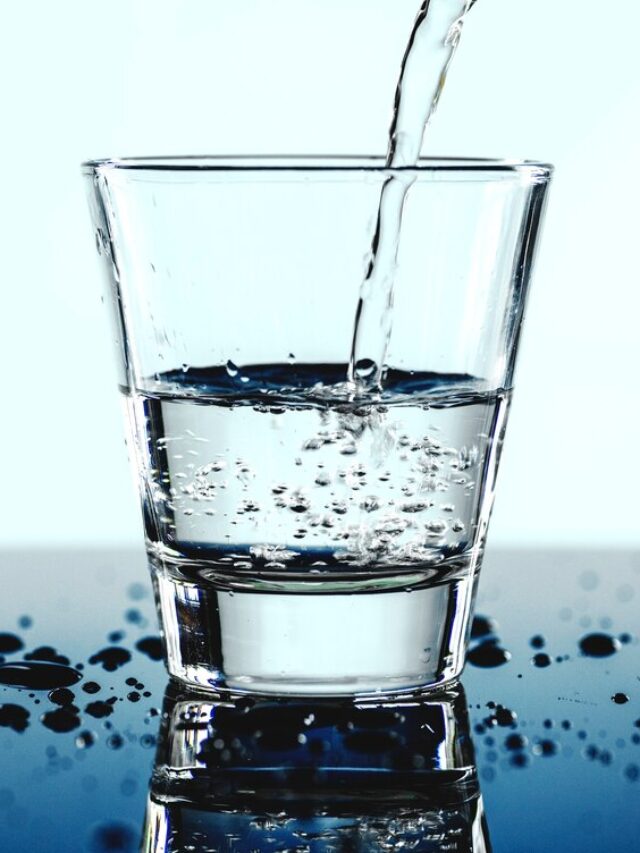 glass-water-macro-shot_53876-32234