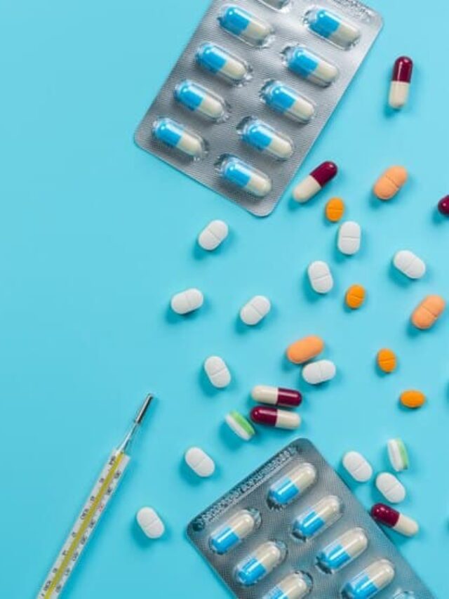 medicines-medical-supplies-placed-blue_1150-19151