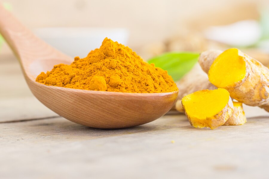 turmeric powder 1323 403 turmeric-powder_1323-403