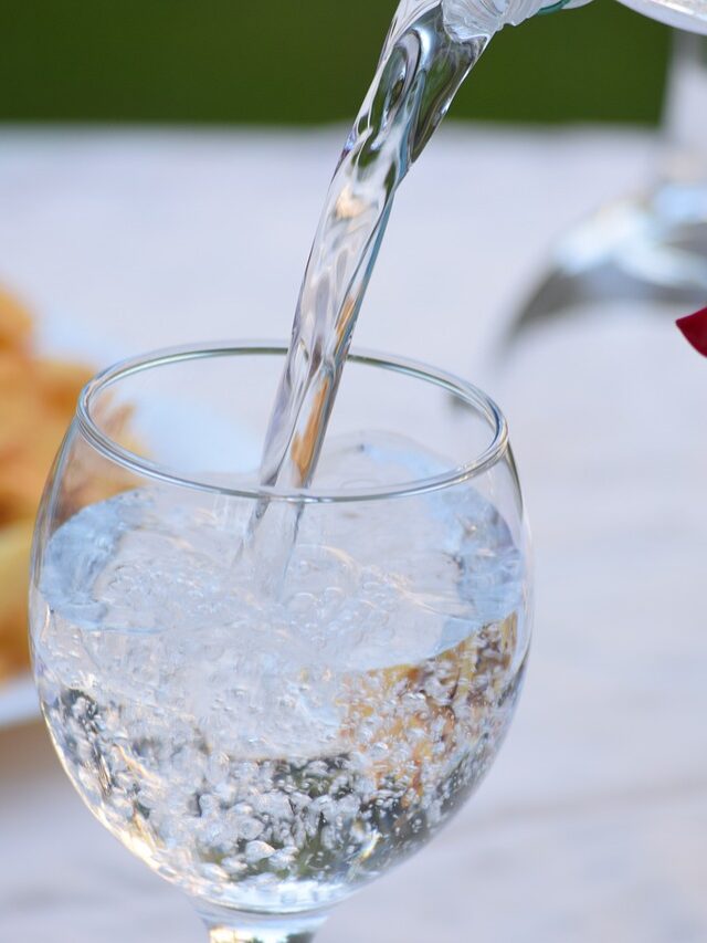 bottle-gee51136b0_1280