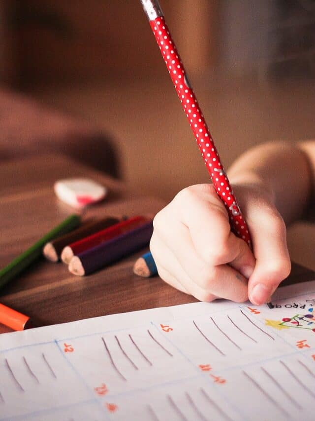 child-gb814cb51a_1280