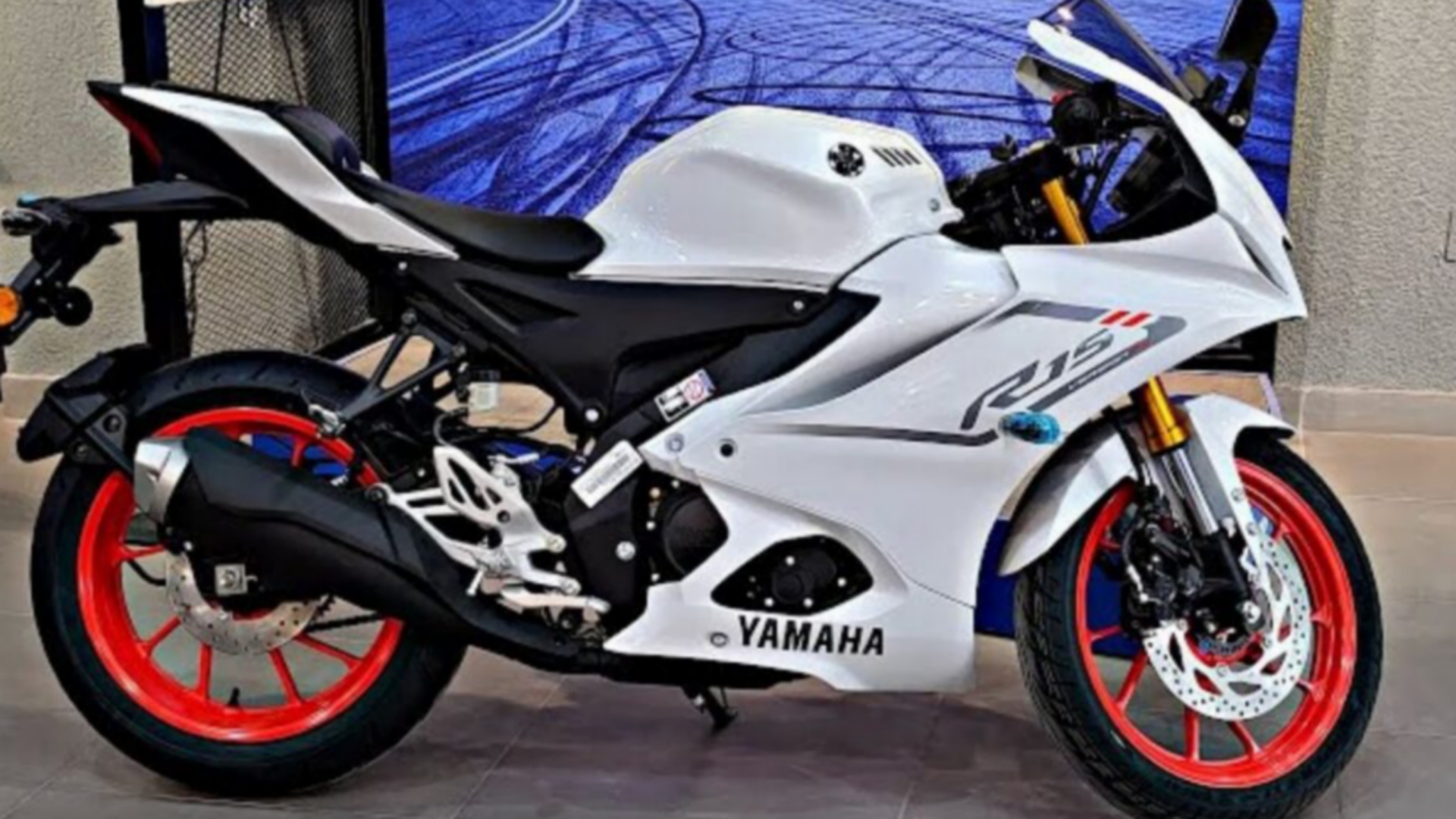 Yamaha R15