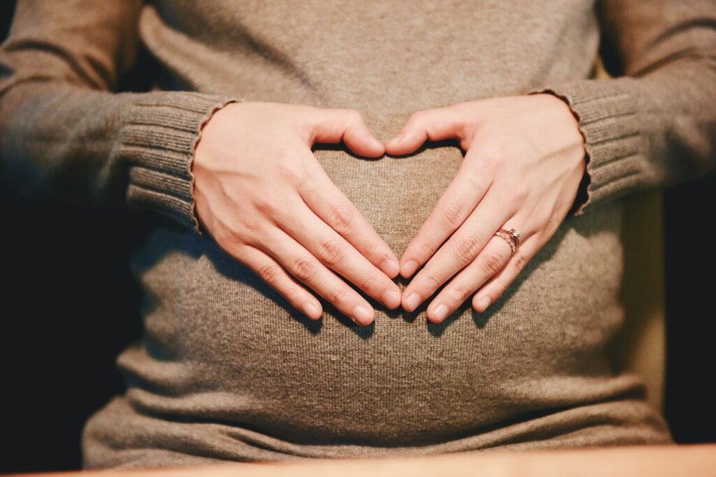 pregnant 2568594 1280 pregnant-2568594_1280