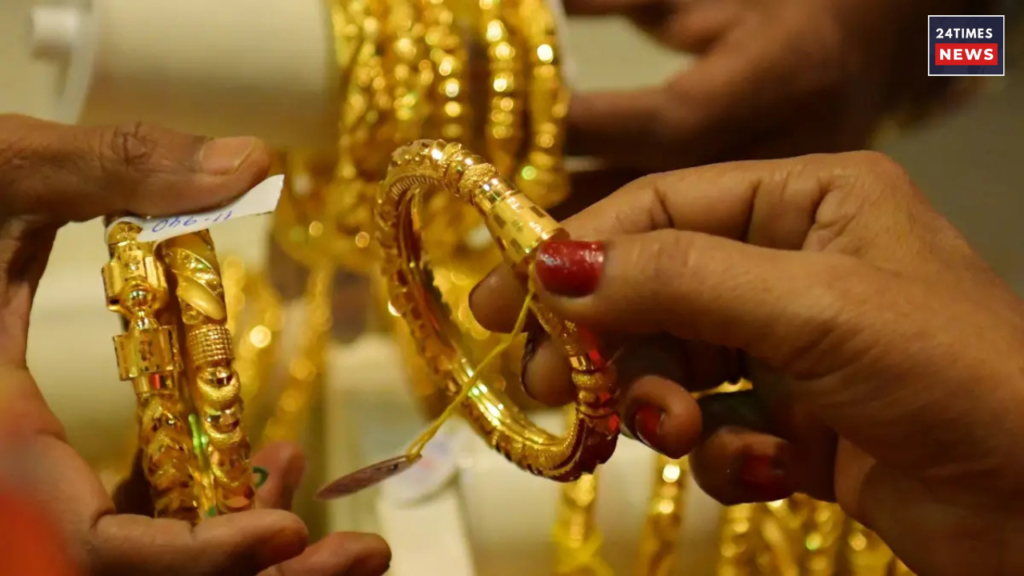 Untitled design 2025 04 30T112951.578 gold on Akshaya Tritiya