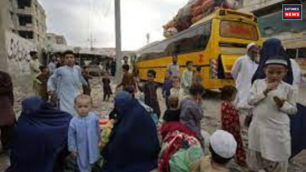 afgan people at pakistan