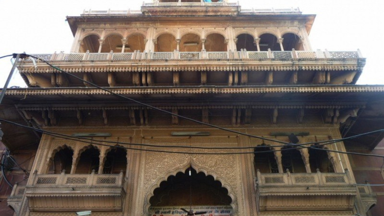 banke bihari temple 1