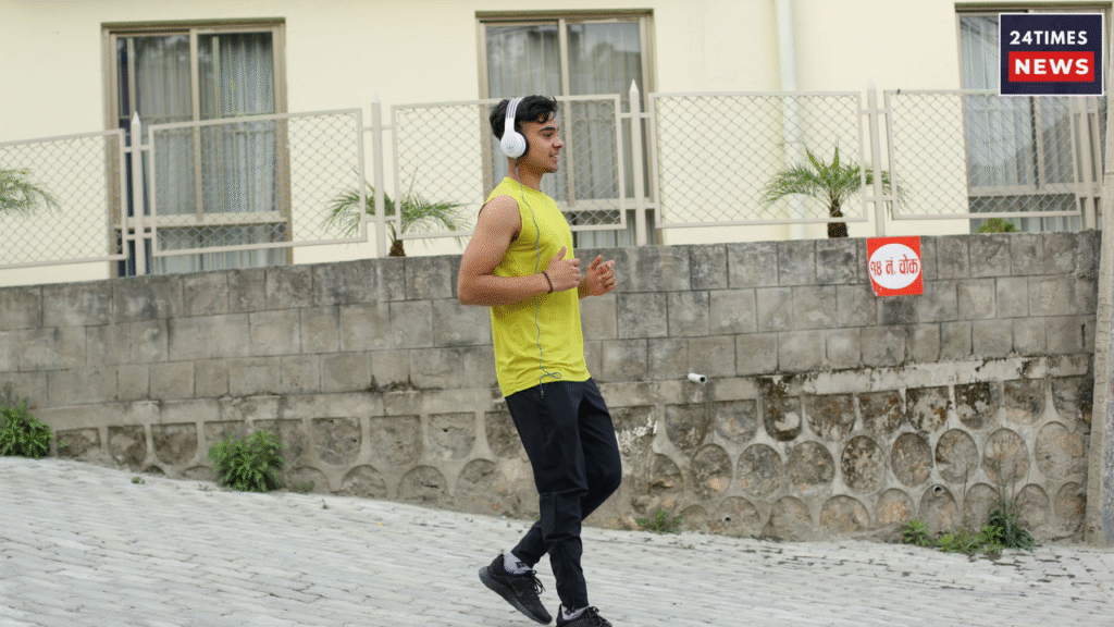 Untitled design 2025 12 02T112006.096 Retro walking