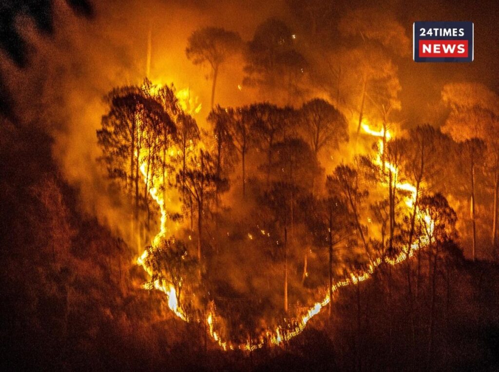 Massive fire in the forests of Kasauli, flames reached CRI and Kasauli Club; Water sprinkling started from Mi-17 helicopter