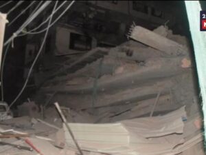 Major accident near Saket Metro: 1 dead, 8 injured due to building collapse; Panic increased amid rescue operation.