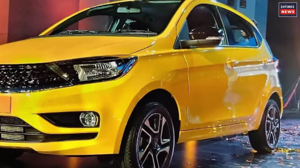 New Tata Tiago Facelift Comes With 360-Degree Camera, Wireless Charger and Paddle Shifters Along With Many Premium Features