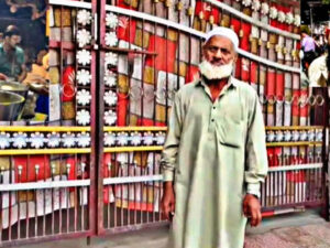 Where did Junaid, who distributed food at Jantar Mantar, get his money? His family issued a significant statement