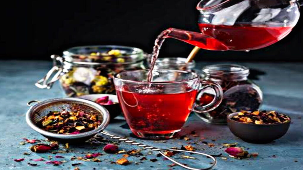 Drink these herbal teas early in the morning and say goodbye to stomach problems