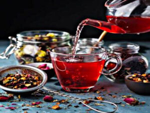 Drink these herbal teas early in the morning and say goodbye to stomach problems