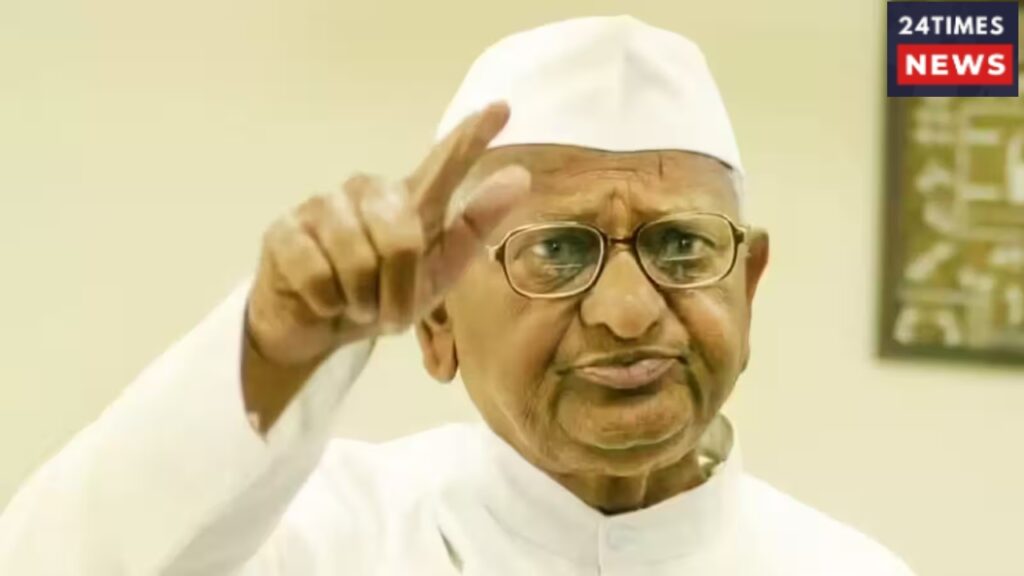 Anna Hazare Comes Out in Support of Students, Gets Emotional During Silent Protest