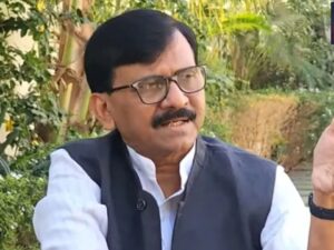 Sanjay Raut Claim, Fadnavis May Leave CM Post and Go to Delhi