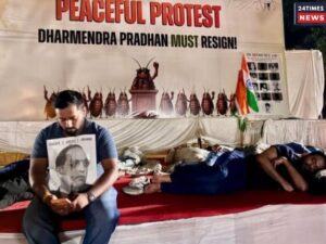 Why is the cockroach movement not ending? Protesters will sustain their sit-in until the Education Minister resigns.