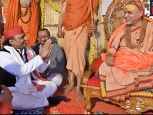 Growing proximity to the Shankaracharya: Can Akhilesh Yadav build a new political bridge between Socialism and Sanatan?