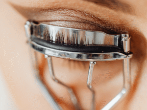 Do you also want to grow your eyelashes and eybrows, try these tips