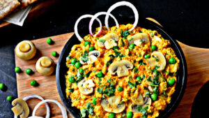 Know the recipe of pea mushroom vegetable and make it quickly using this method.