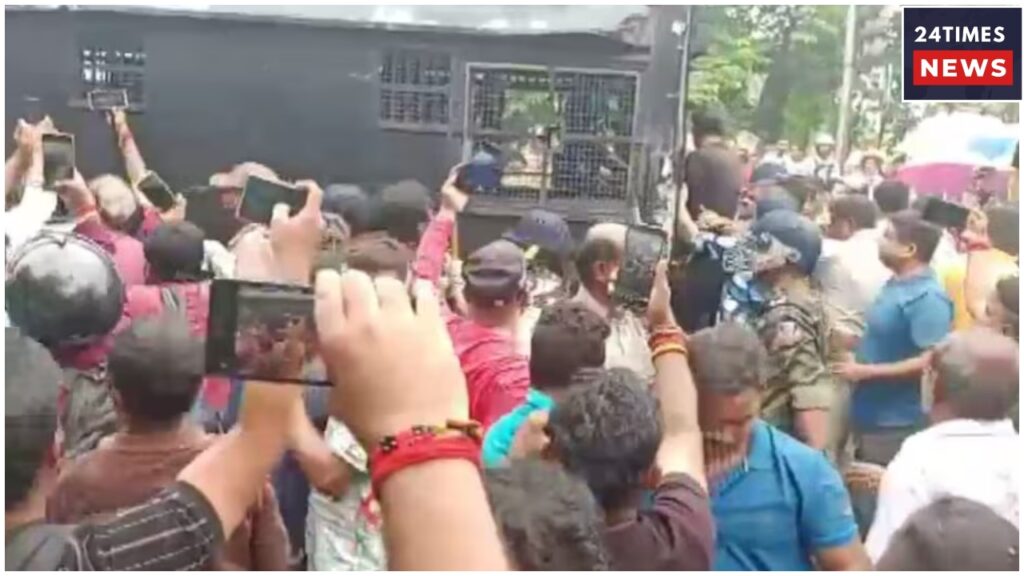TMC Former TMC MLA Attacked By Mob. Garlanded With Shoes And Pelted With Eggs