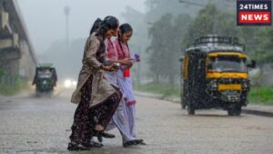 Heavy Rain Warning For 16 States In 12 Hours, Winds To Blow At 85 kmph, Know Details.