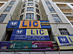 LIC’s explosive extra benefits scheme, regular income and benefits up to Rs 24 lakh!