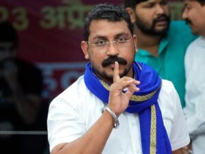 Chandrashekhar demands a CBI investigation into the Gonda businessman murder case.