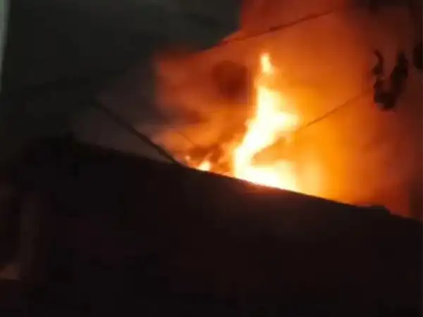 delhi fire breaks out at factory in mahipalpur