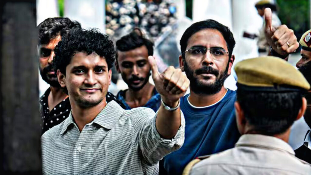 Sourav Das and Ashutosh Ranka were again taken into custody, they had reached Jantar Mantar again!
